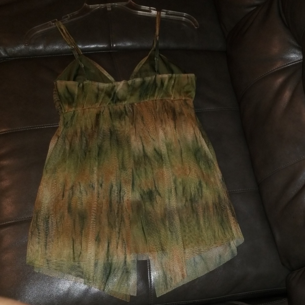 Layered Mesh Top - Picture 3 of 7
